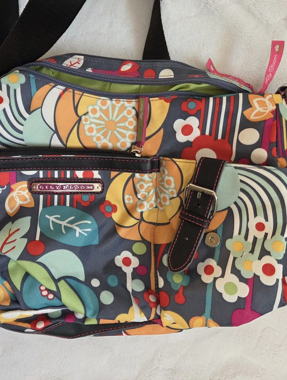 Vintage Lily Bloom Crossbody Hobo - Picture 4 of 7